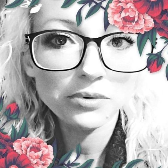 Meet your Posher, Lorelei - Picture 1 of 1